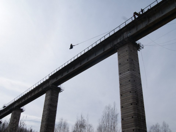 Прыжки с веревкой, Чёртов мост